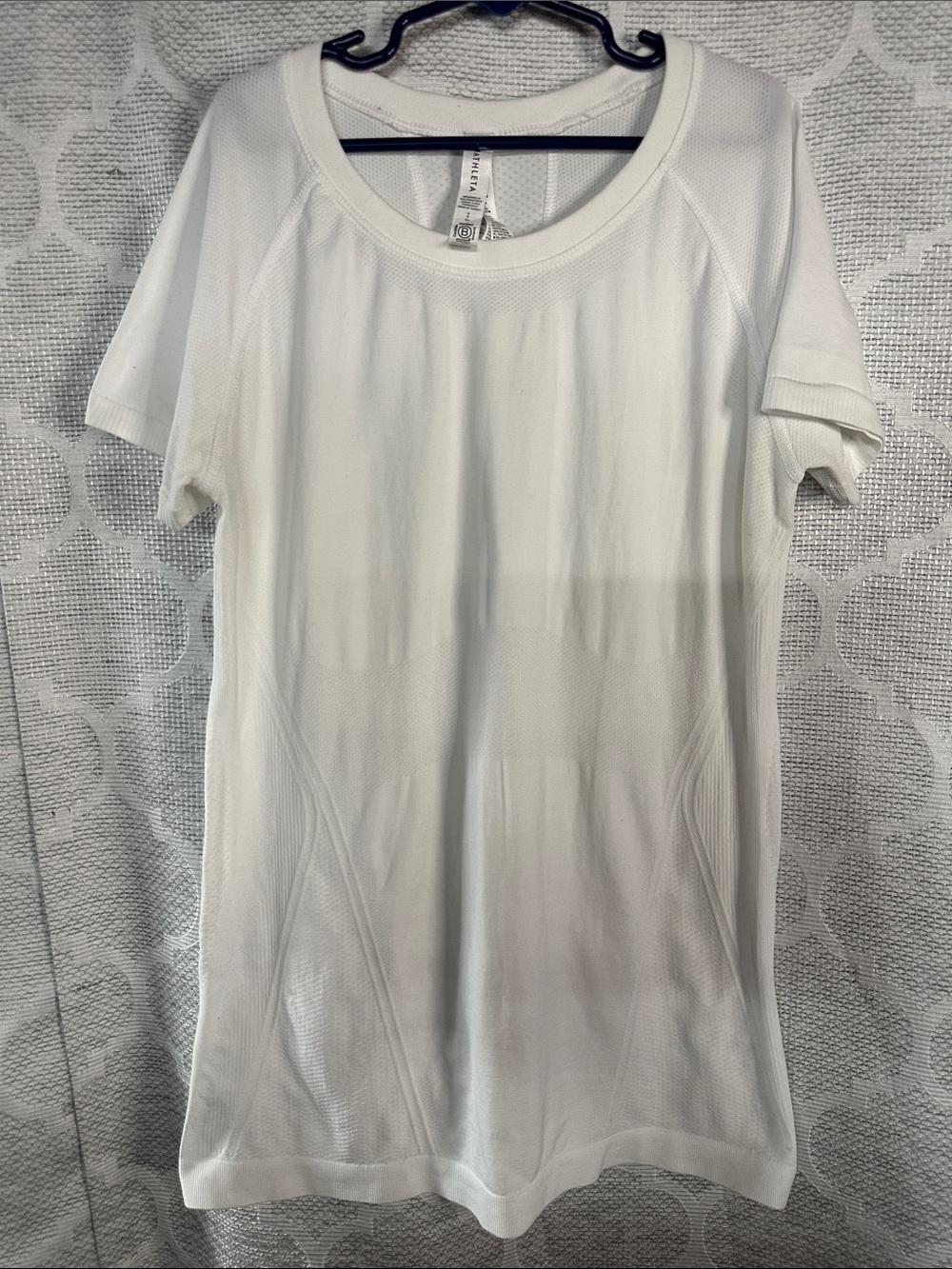 Athleta Momentum Seamless Short Sleeve Workout Shirt White Women's Size Small
